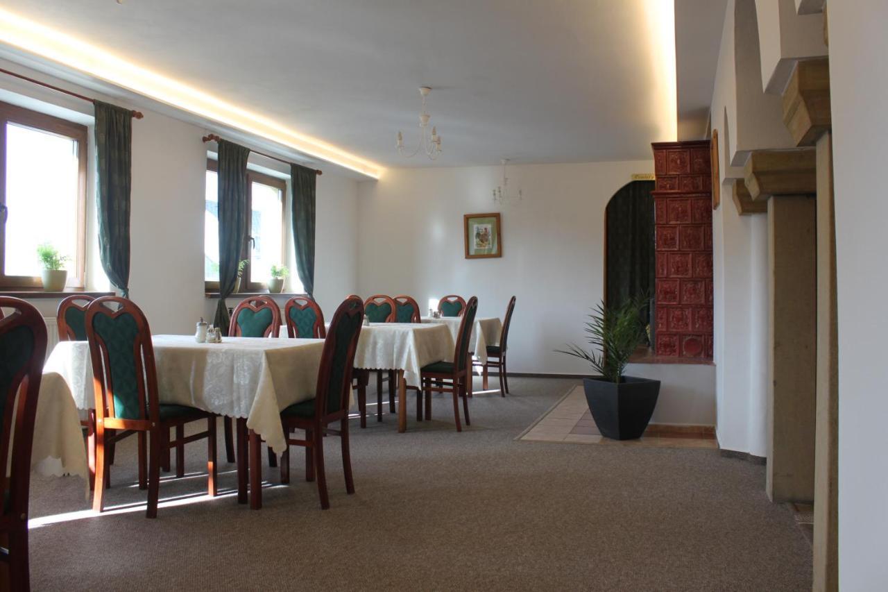Hotel Zlatý lev Svitavy Exteriér fotografie